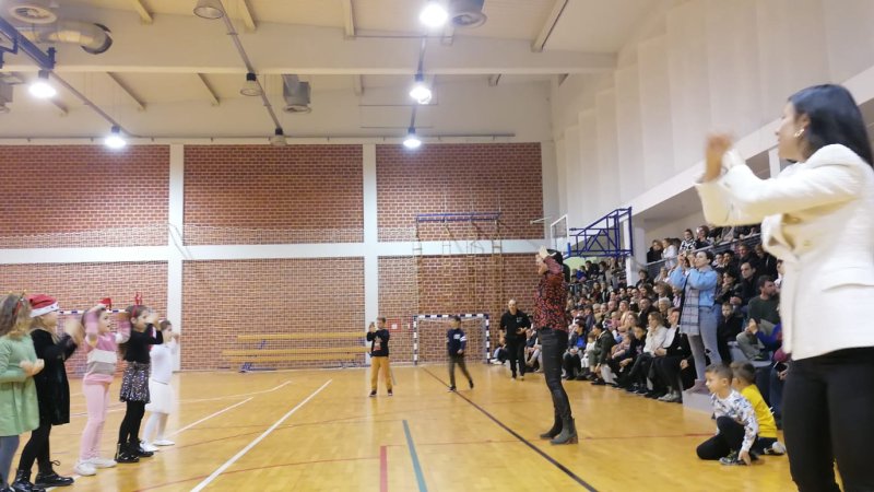 Božićni nastup Veloluških mažoretkinja