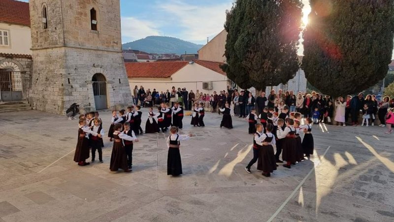 Održan nastup Male mafrine i izložba dječjih radova