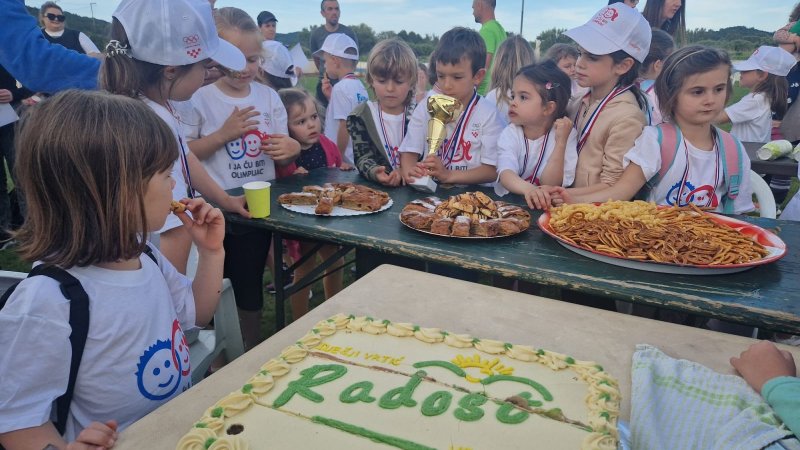 Mala olimpijada u Veloj Luci