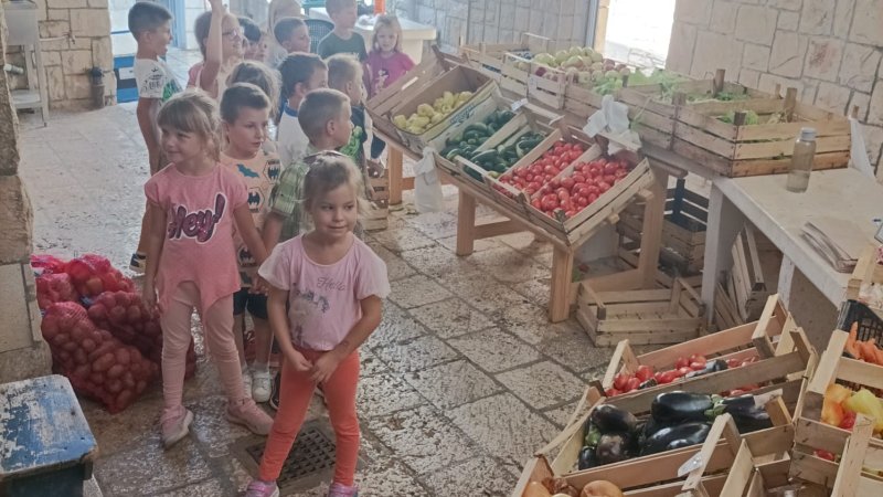 Zdravi tjedan u vrtiću i posjet tržnici