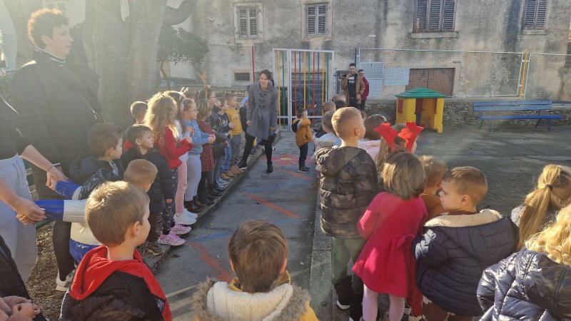 Djed Mraz u vrtiću