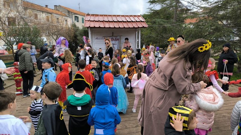 Posjet Trtajuna i maškarana zabava u Žardinu