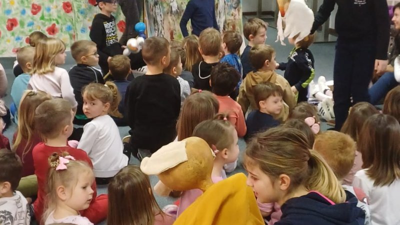 Predstava "Zaljubljeni žabac" - Lutkarska družina Cukarin