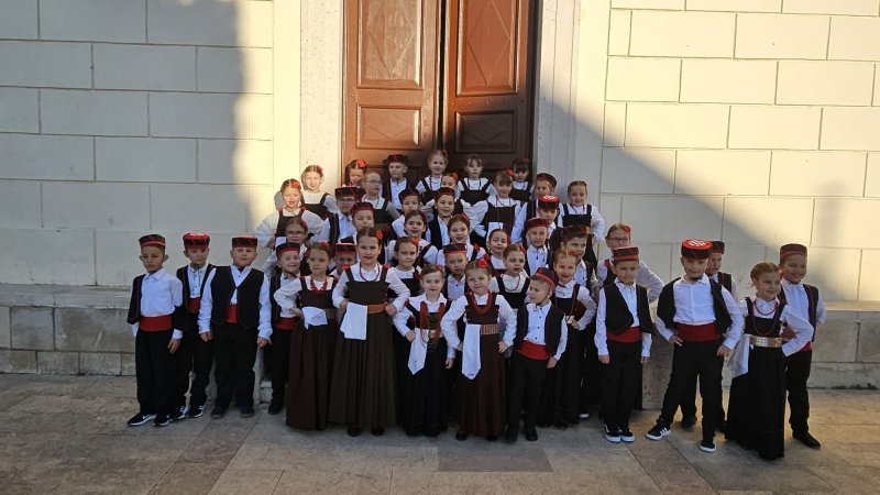 Nastup Male mafrine i izložba dječjih radova