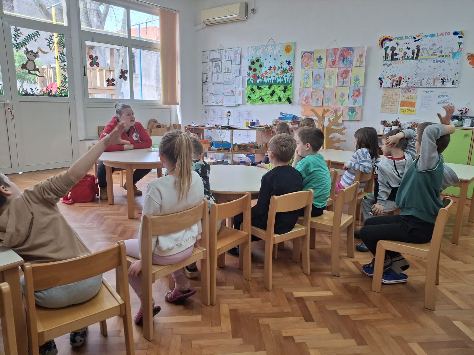 Posjet teta iz Crvenog križa u vrtiću