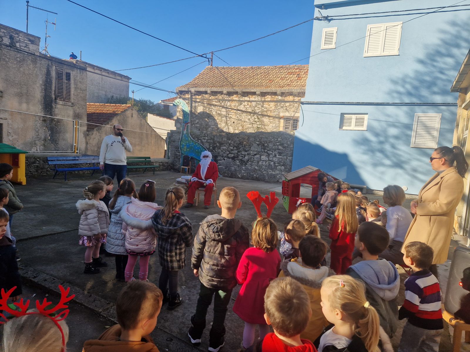 Djed Mraz u vrtiću