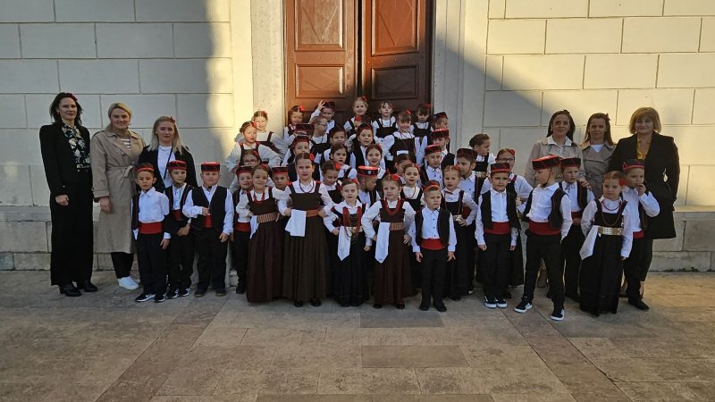 Nastup Male mafrine i izložba dječjih radova
