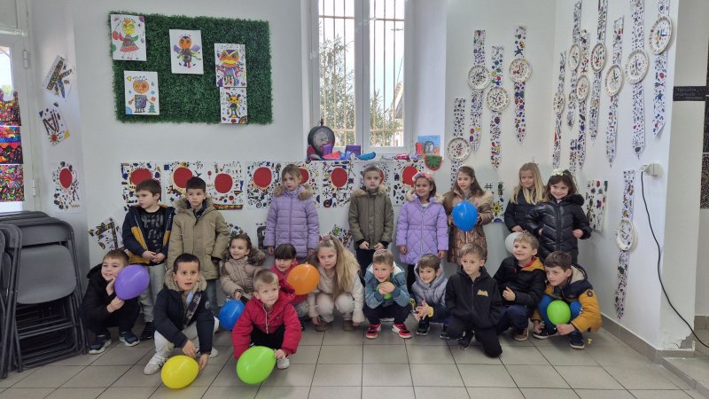 Posjet izložbi dječjih radova udruge "Miki Trasi"
